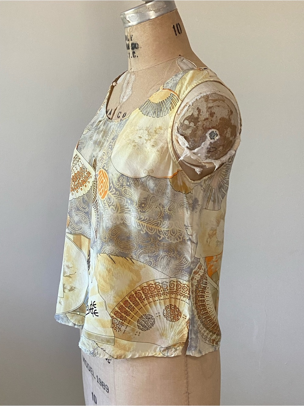 Citron Silk Fan-Print Sleeveless Top - Yellow & Cream - Picture 3 of 5